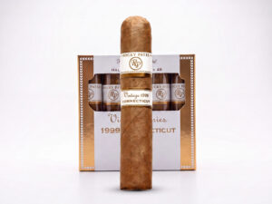 Rocky Patel – Vintage 1999 – Half Corona, 5 St.